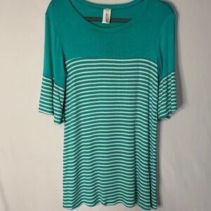 Now N Forever Women’s Shirt S Short Sleeve Teal T-Shirt Flared Sleeve Cruise